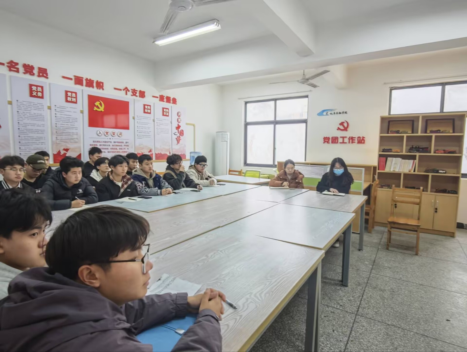 两会1.jpg